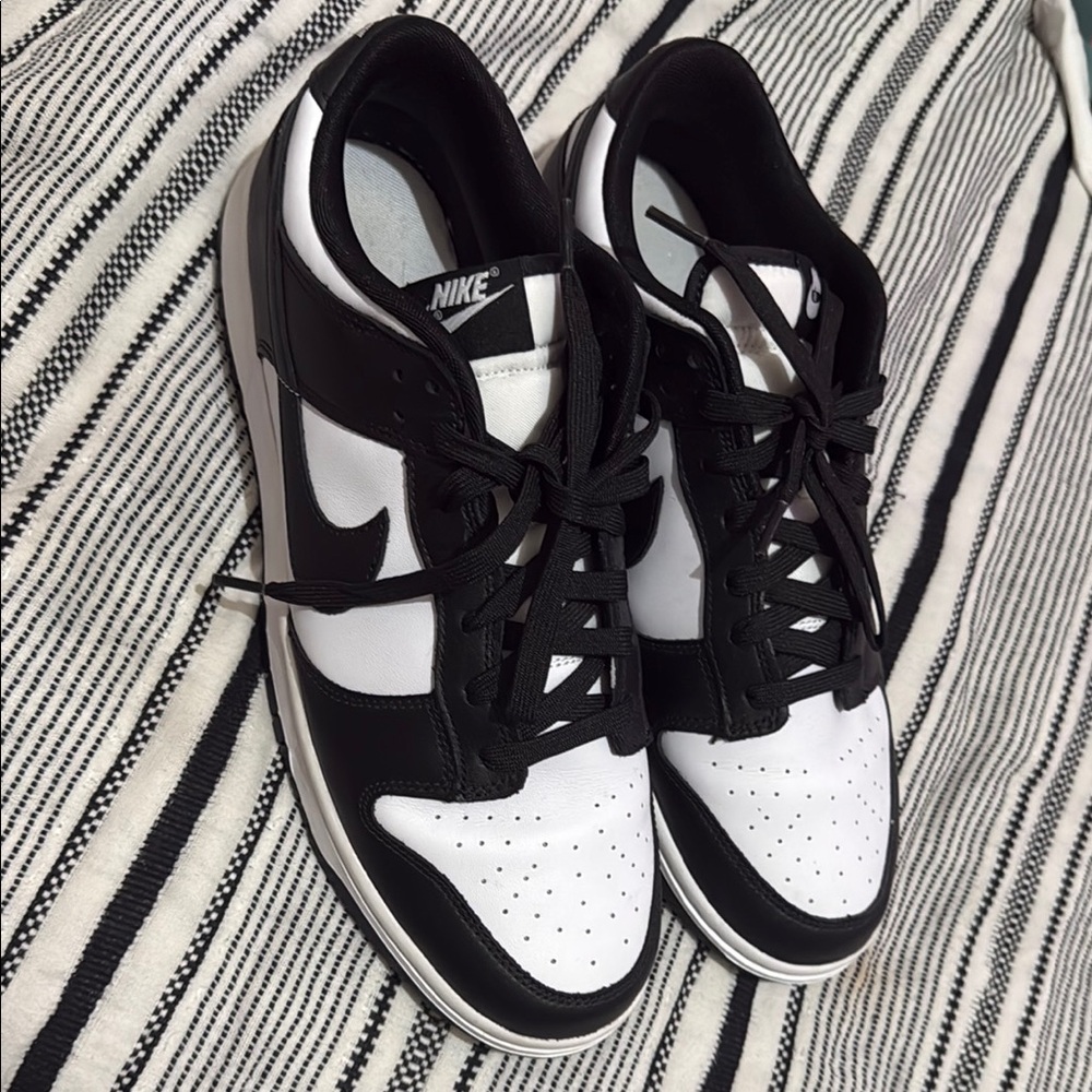 NIKE PANDA DUNKS